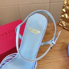 G289 VALENTINO华伦天奴经典凉鞋单鞋春夏VLOGO SIGNATURE鞋型线条流畅.版型超赞上脚舒适.增高. G289 VALENTINO华伦天奴经典凉鞋单鞋春夏VLOGO SIGNATURE鞋型线条流畅.版型超赞上脚舒适.增高.