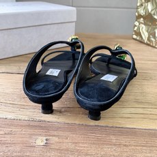 G277高品质 Jimmy Cho*26ss夏季新款宝石扣凉鞋 自带复古贵气轻奢氛围感的四季尖头平底单鞋,柔和小尖头鞋型 G277高品质 Jimmy Cho*26ss夏季新款宝石扣凉鞋 自带复古贵气轻奢氛围感的四季尖头平底单鞋,柔和小尖头鞋型