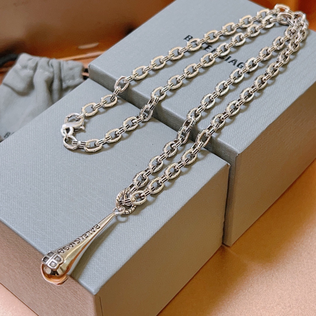 批135 原单货🔹🔹新品 巴黎世家项链 Balenciaga 新款项链🔹专柜一致 细节做工精细 每个细节流程到位 设计工艺精细 火爆款出货 设计独特 复古风格 巴黎世家项链