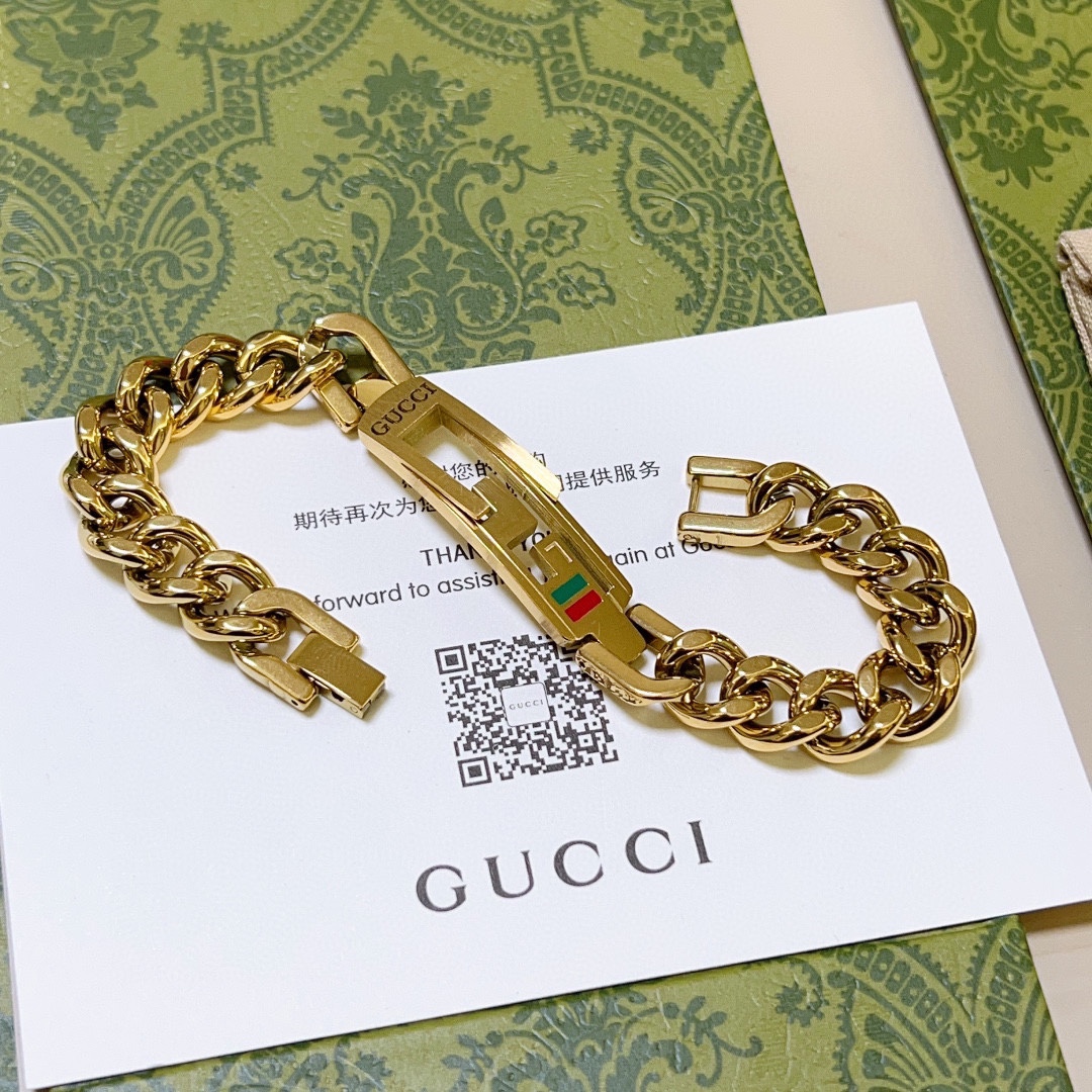 最新出炉Gucci古驰手链最新款的经典款精致无论款式质感都是绝对的顶尖feel只要看一眼就懂了超nice
