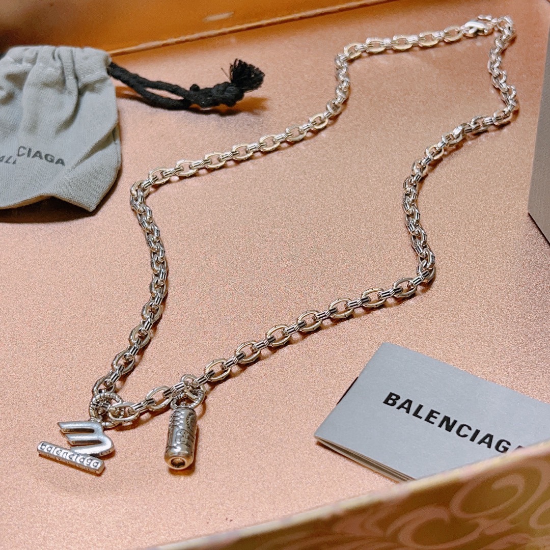 原单货新品巴黎世家项链Balenciaga新款项链专柜一致细节做工精细每个细节流程到位设计工艺精细火爆款