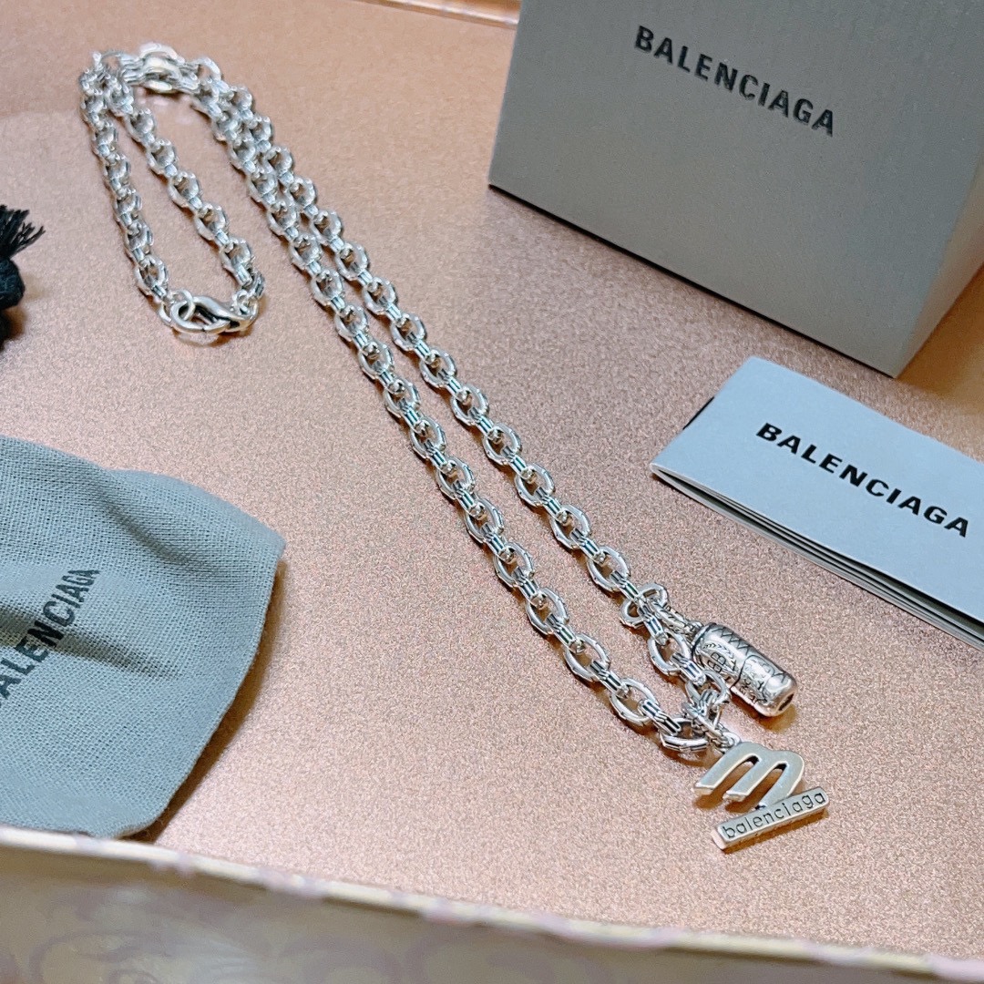 原单货新品巴黎世家项链Balenciaga新款项链专柜一致细节做工精细每个细节流程到位设计工艺精细火爆款