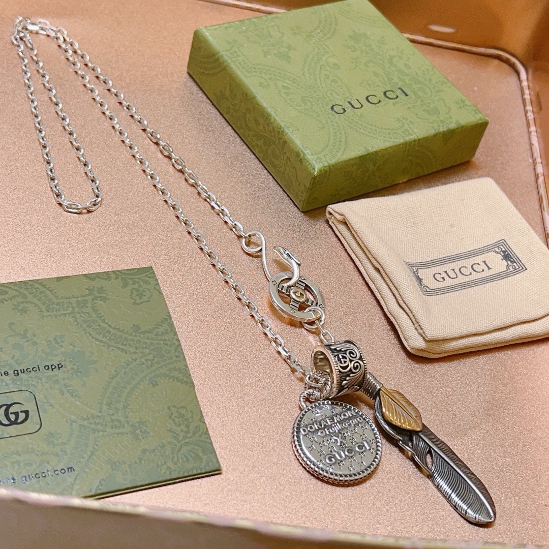 Gucci luxury necklace