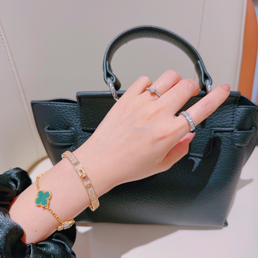 Hermès item 6