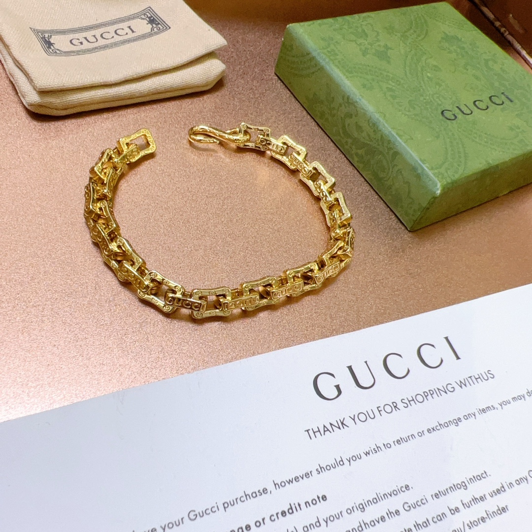2024最新出炉土豪版手链 认准细节链身闪沙效果 独家高品质🌼 Gucci古驰手链最新款的经典款 精致无论款式 质感 都是绝对的顶尖feel 6