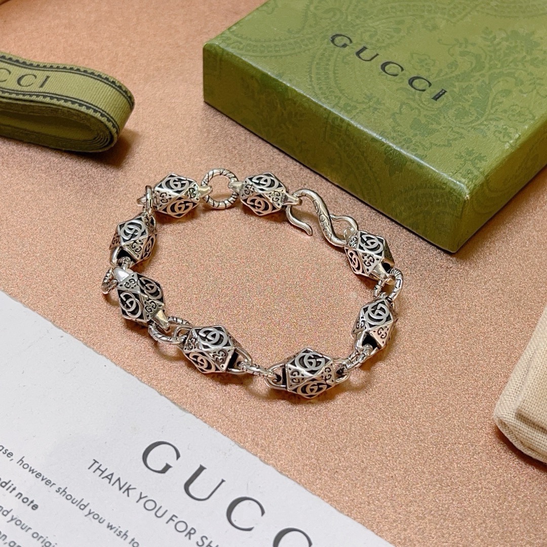 Gucci luxury bracelet 2