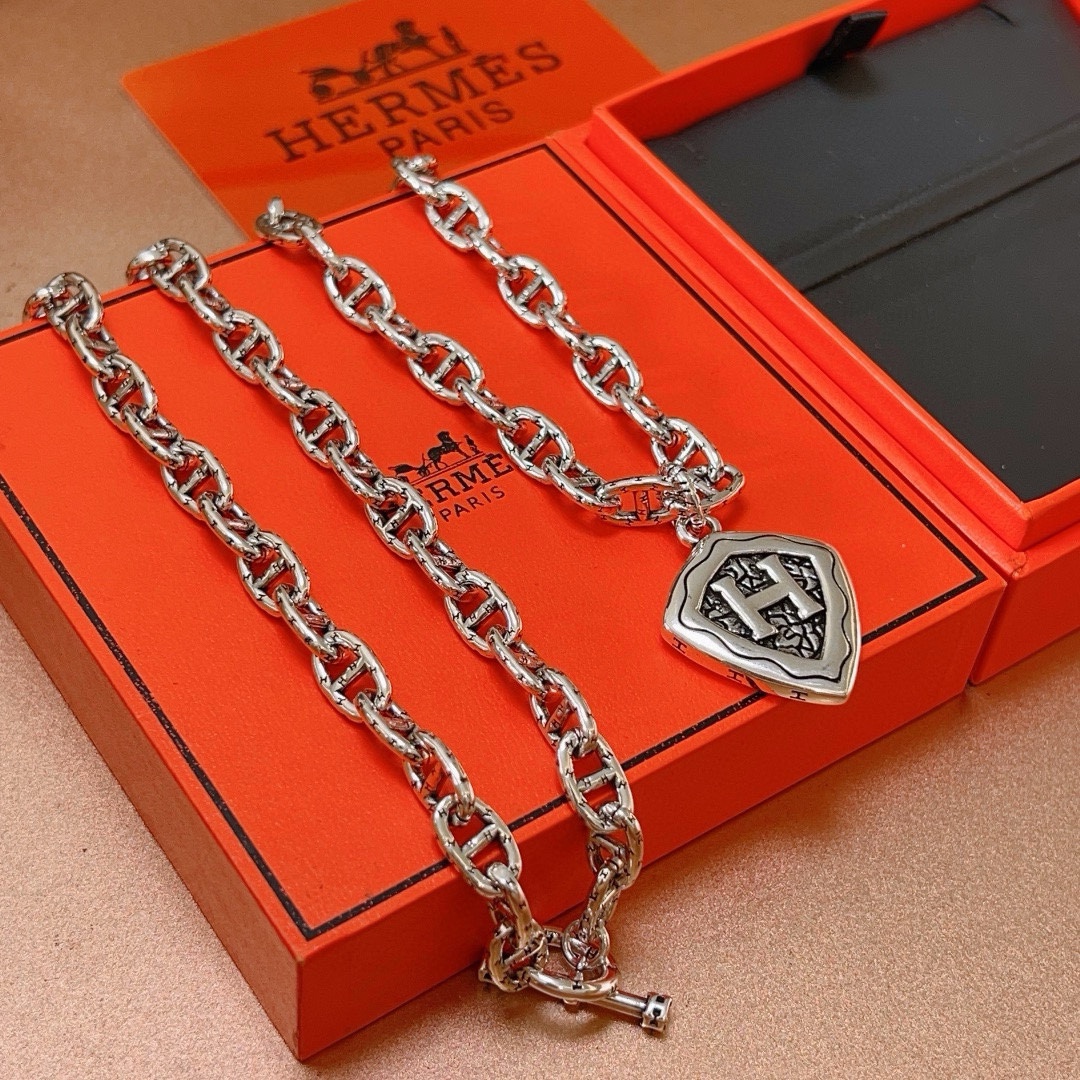 Hermès luxury necklace 4