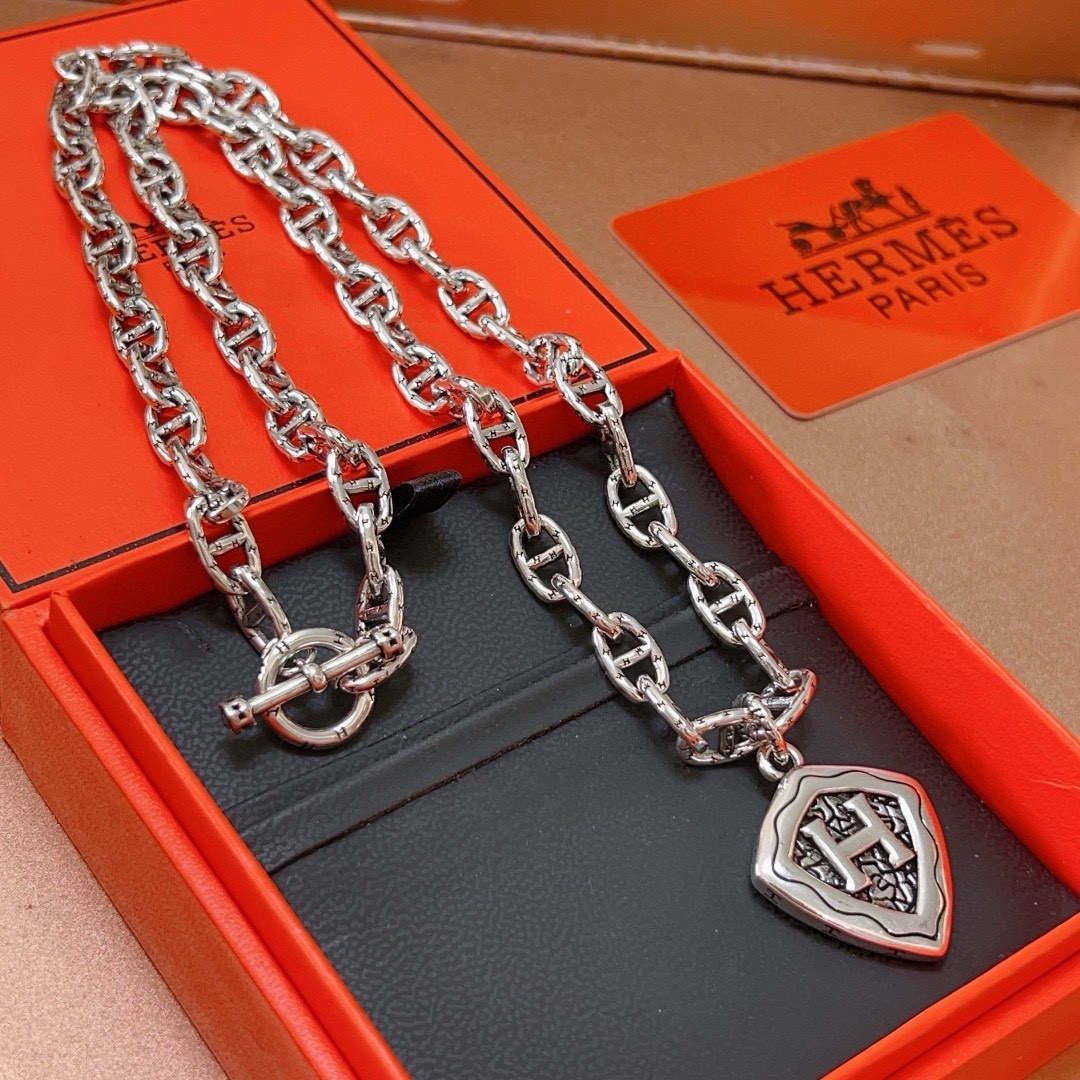 Hermès luxury necklace