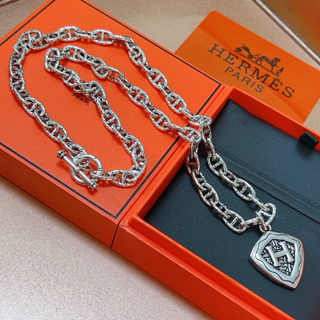 Hermès luxury necklace 2