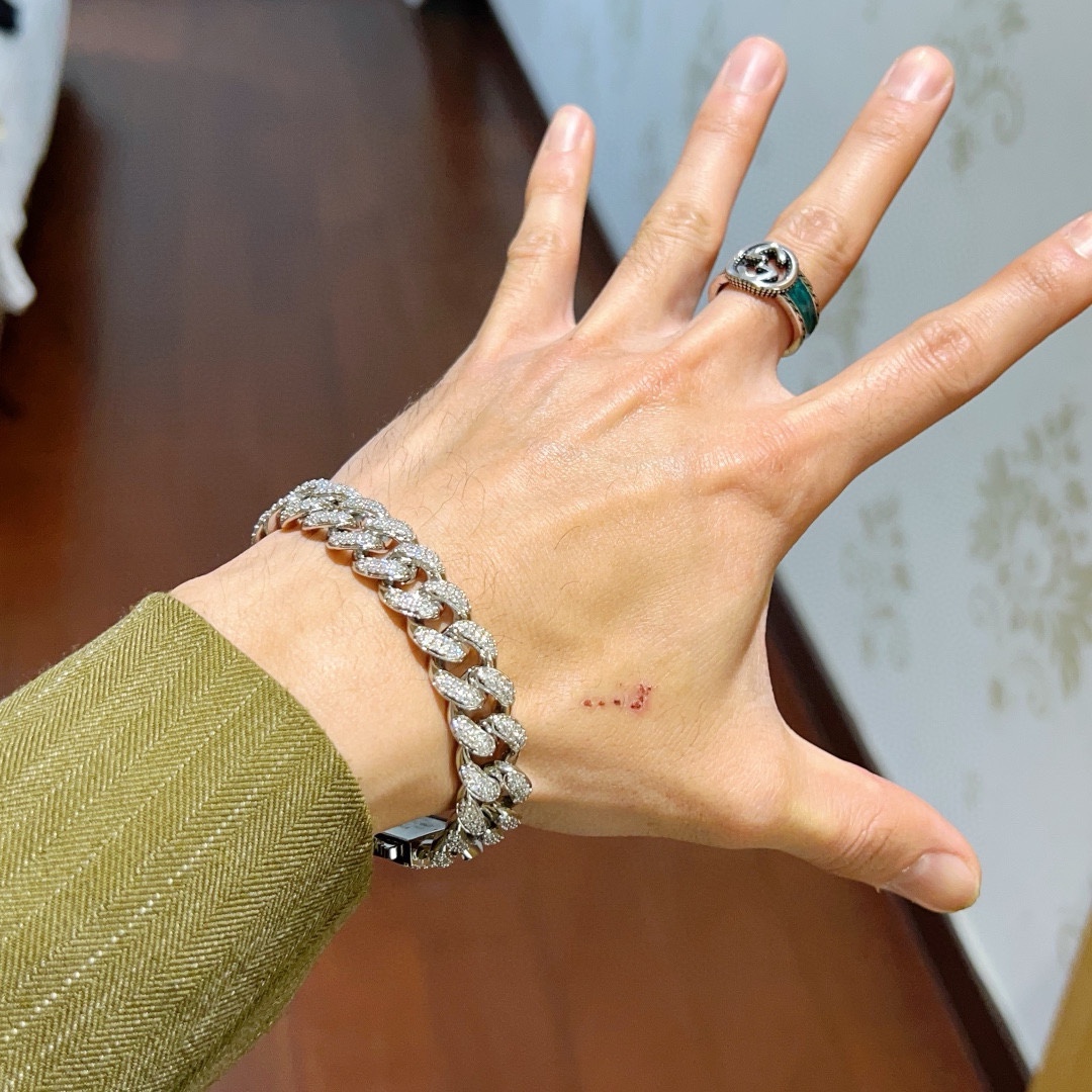 Gucci luxury bracelet 7