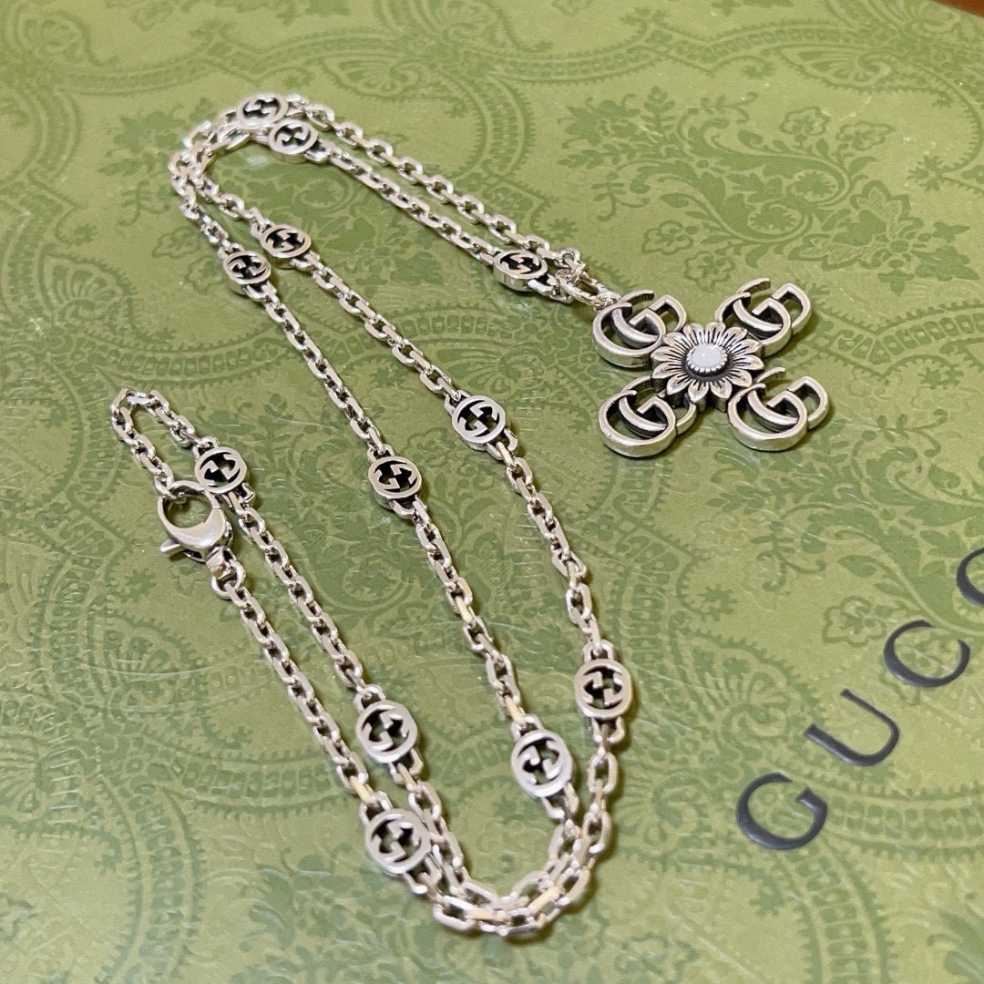 Gucci luxury necklace