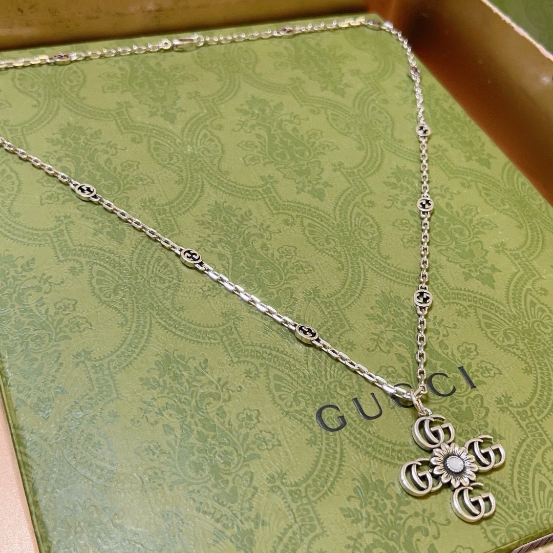 Gucci luxury necklace 2