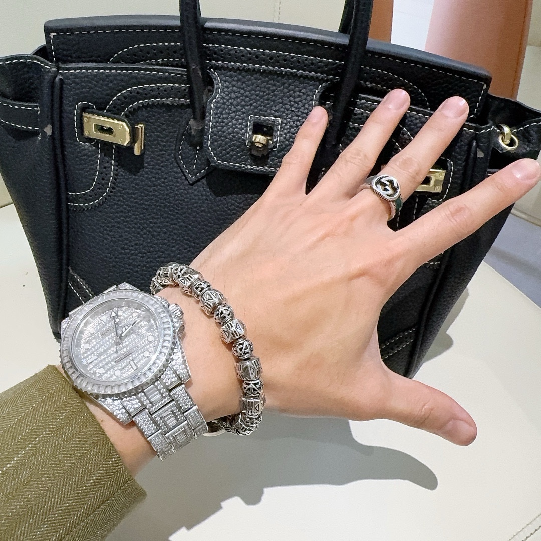 Balenciaga luxury bracelet 3
