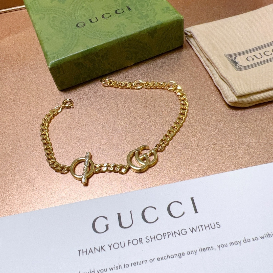 最新出炉🌼 Gucci古驰手链最新款的经典款 精致无论款式 质感 都是绝对的顶尖feel 只要看一眼就懂了 超 nice 7