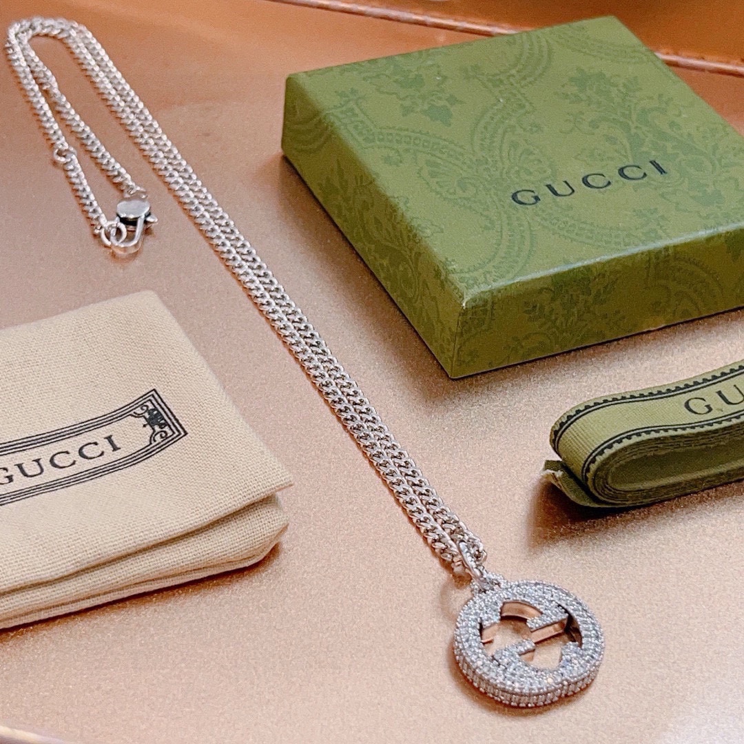 GUCCI - Comprehensive