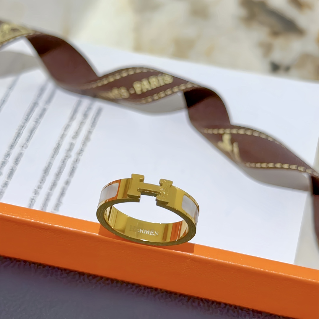 爱马仕戒指经典 大气上档次 猪鼻子 戒指💍最容易吸引人的经典爱马仕戒指 🐽 款 V金材质 18k金电镀 带logo 玫瑰金 超 n 4