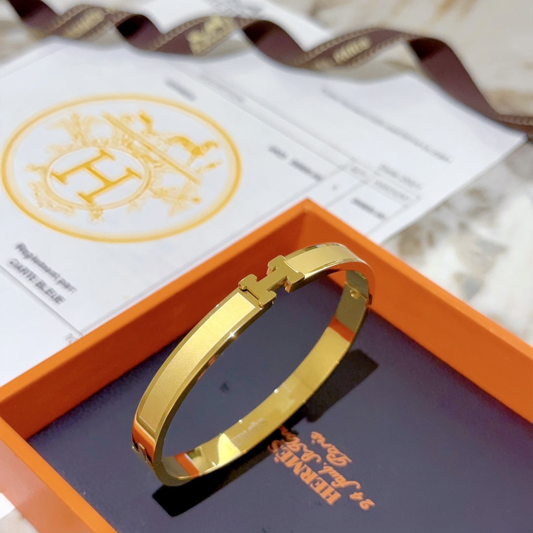 Hermès item