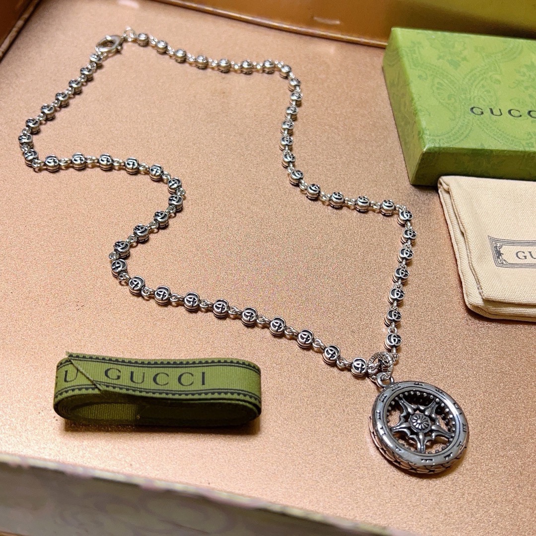 Gucci luxury necklace