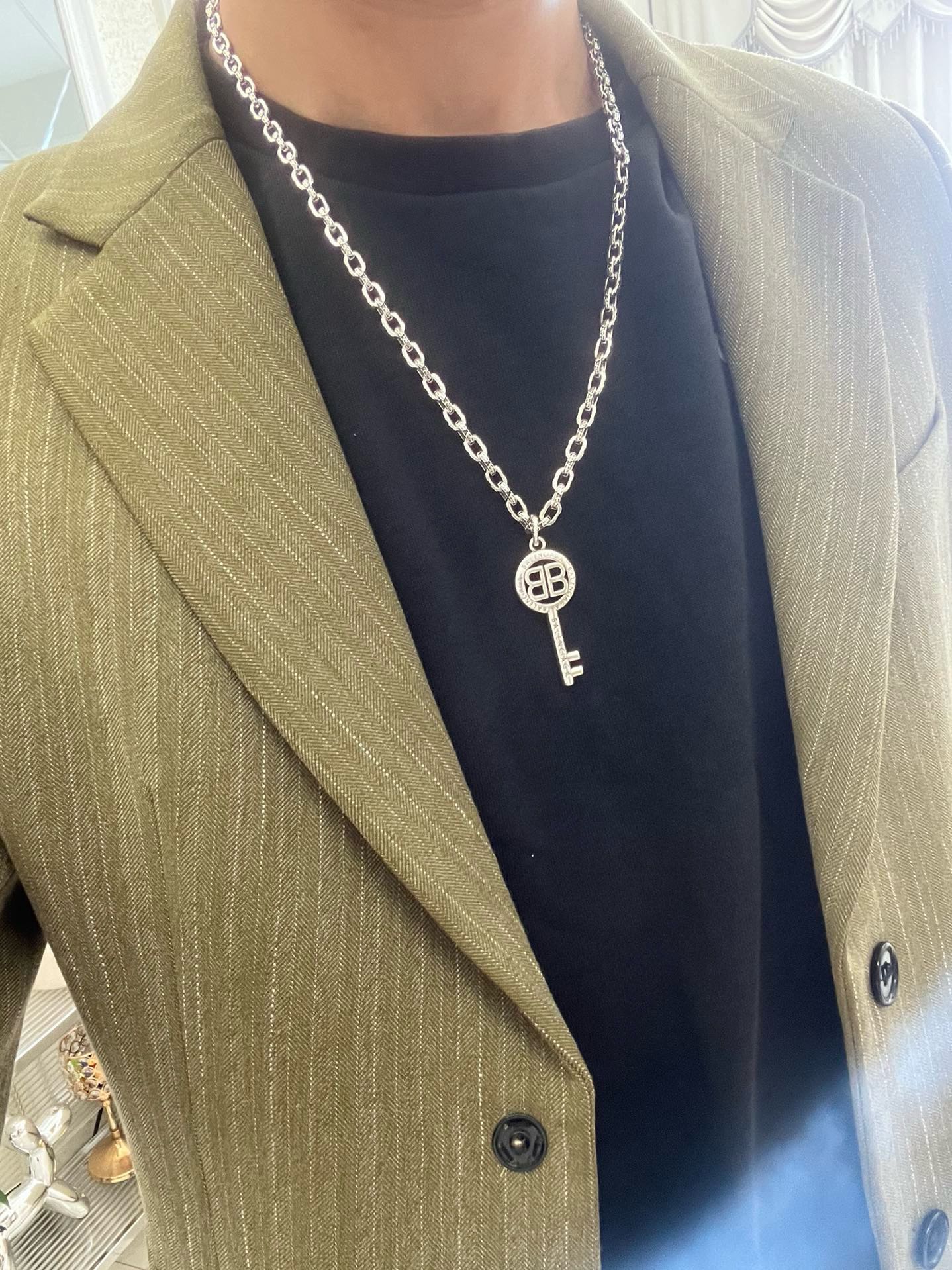 Balenciaga luxury necklace 9