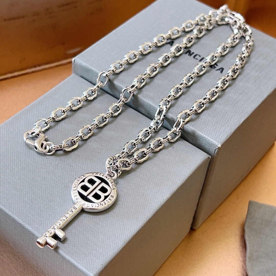 Balenciaga luxury necklace 7