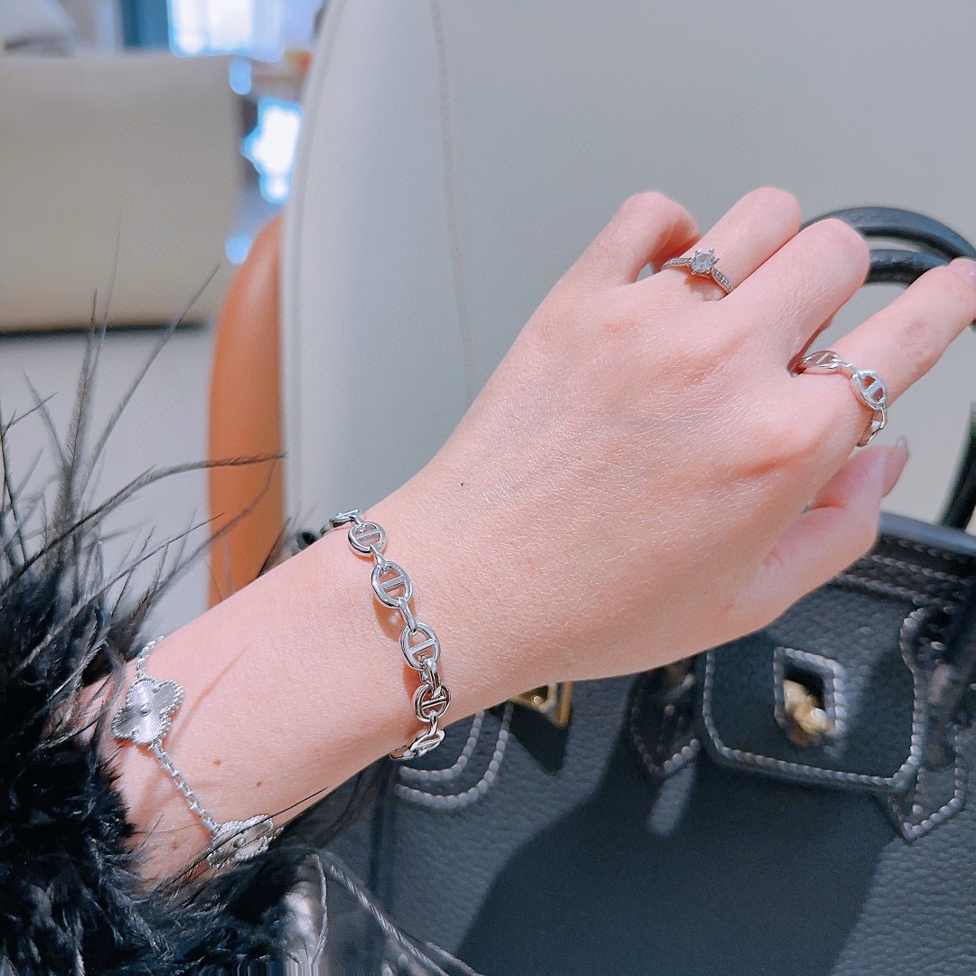 Hermès item 6