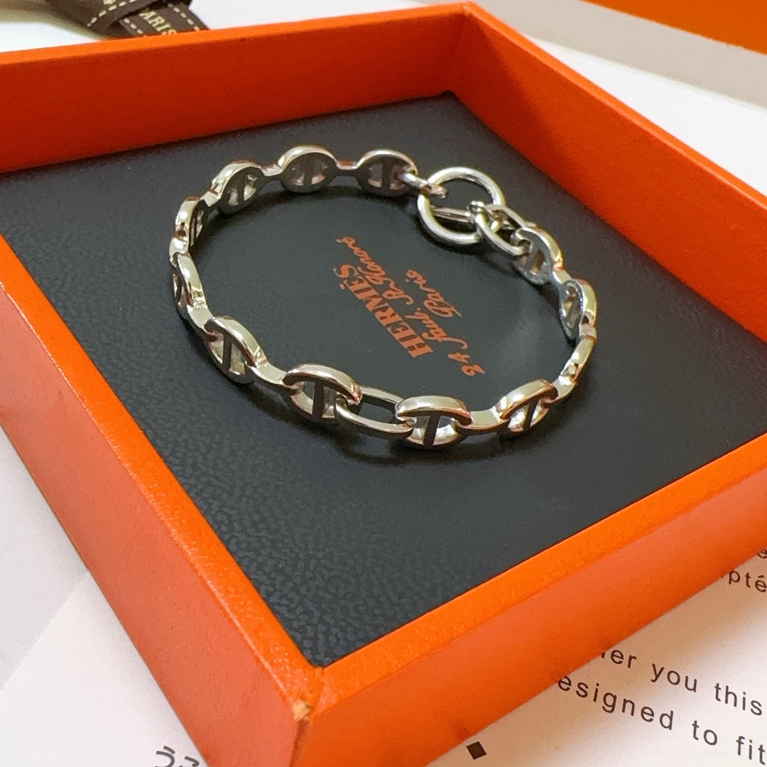 Hermès item 5