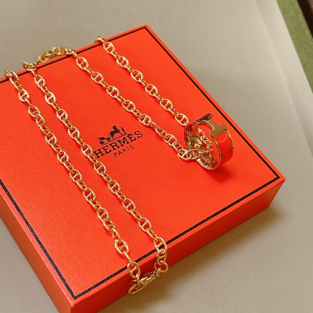 Hermès luxury necklace 4