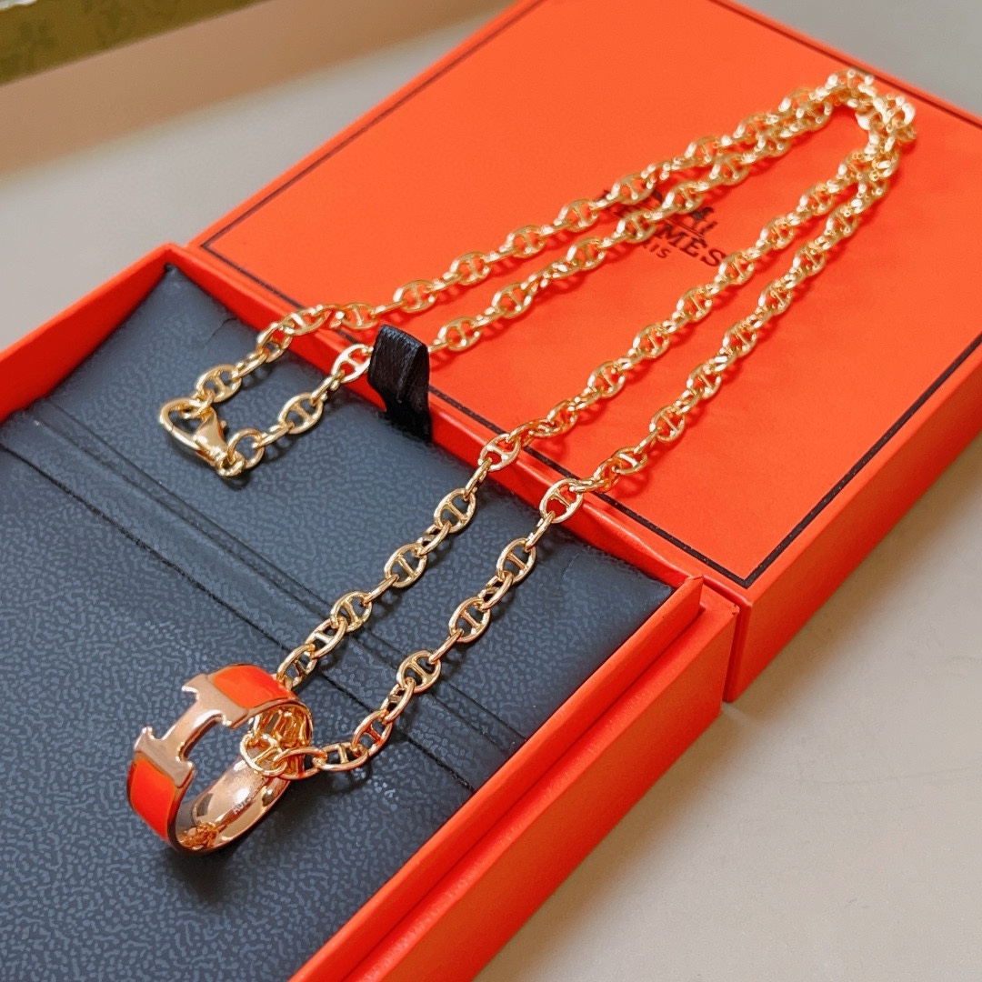 Hermès luxury necklace 2