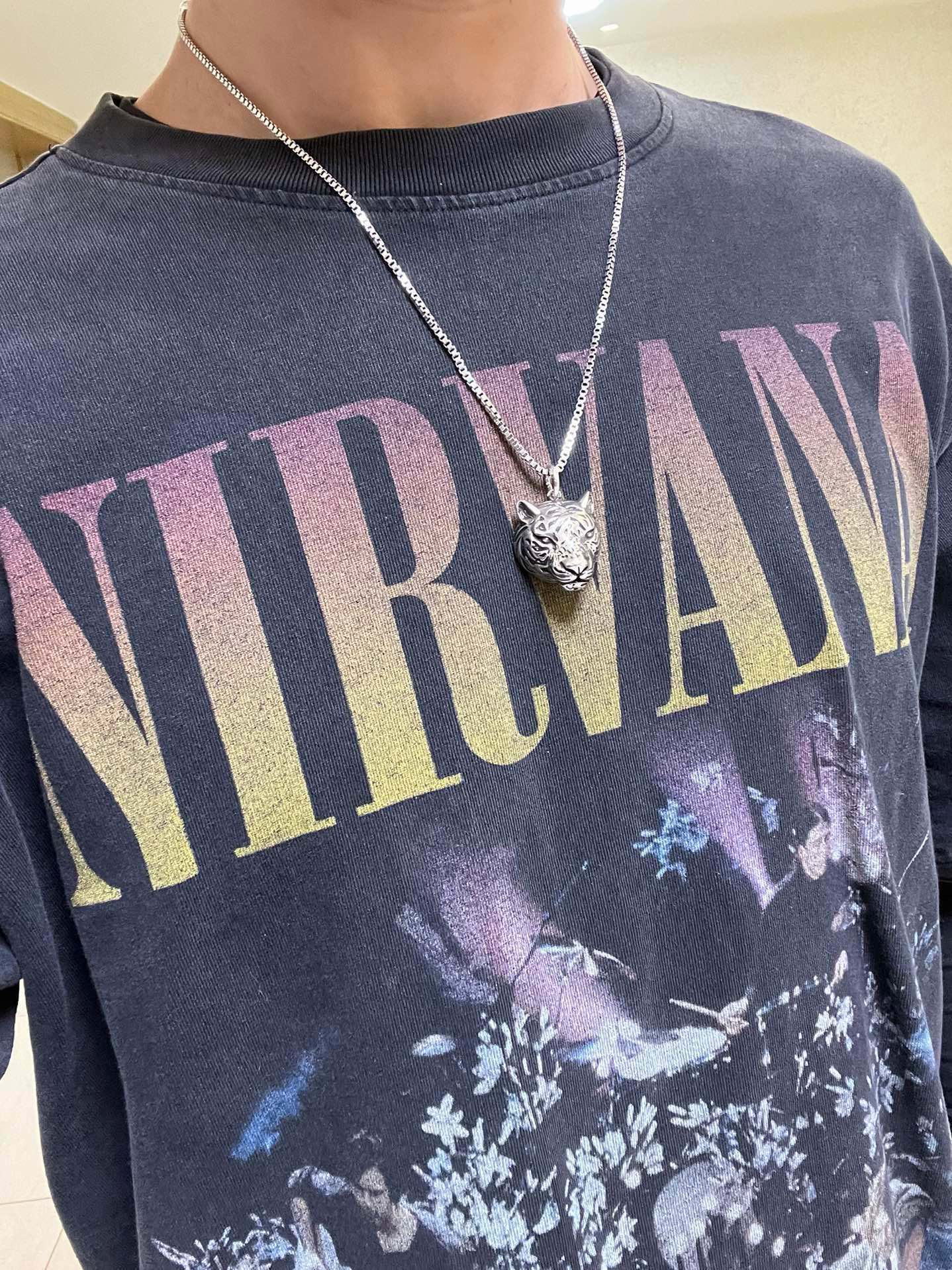 批100。    𝐆𝐮𝐜𝐜𝐢古驰项链最新款链条档次更高明星同款Anger Forest系列双G经典款项链系列古驰项链
细节对版做旧处理 非市面亮面版型 
这款一直在出 古驰里面热卖款 非常好搭配潮流衣服👔🥿