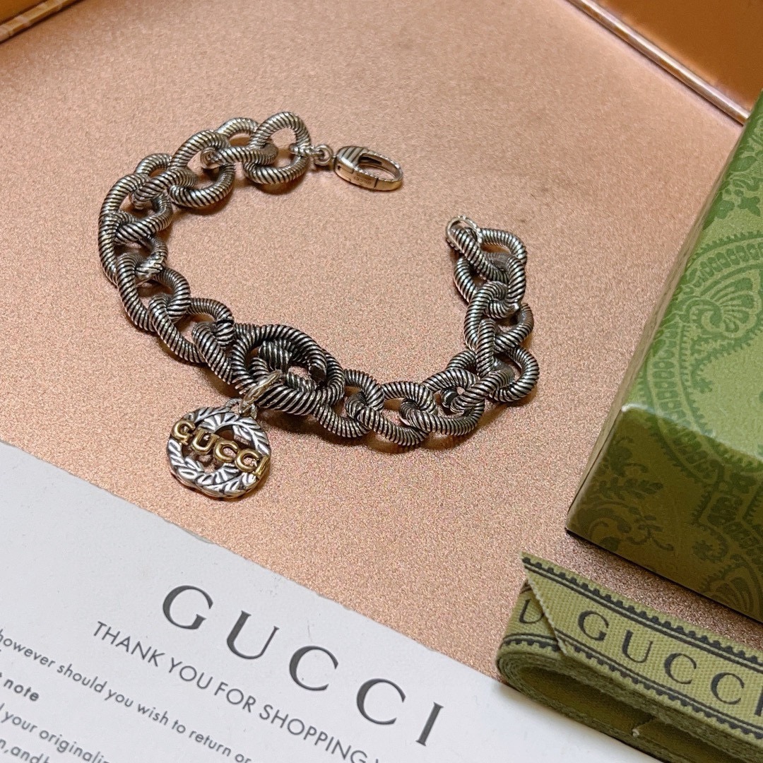 Gucci luxury bracelet 2