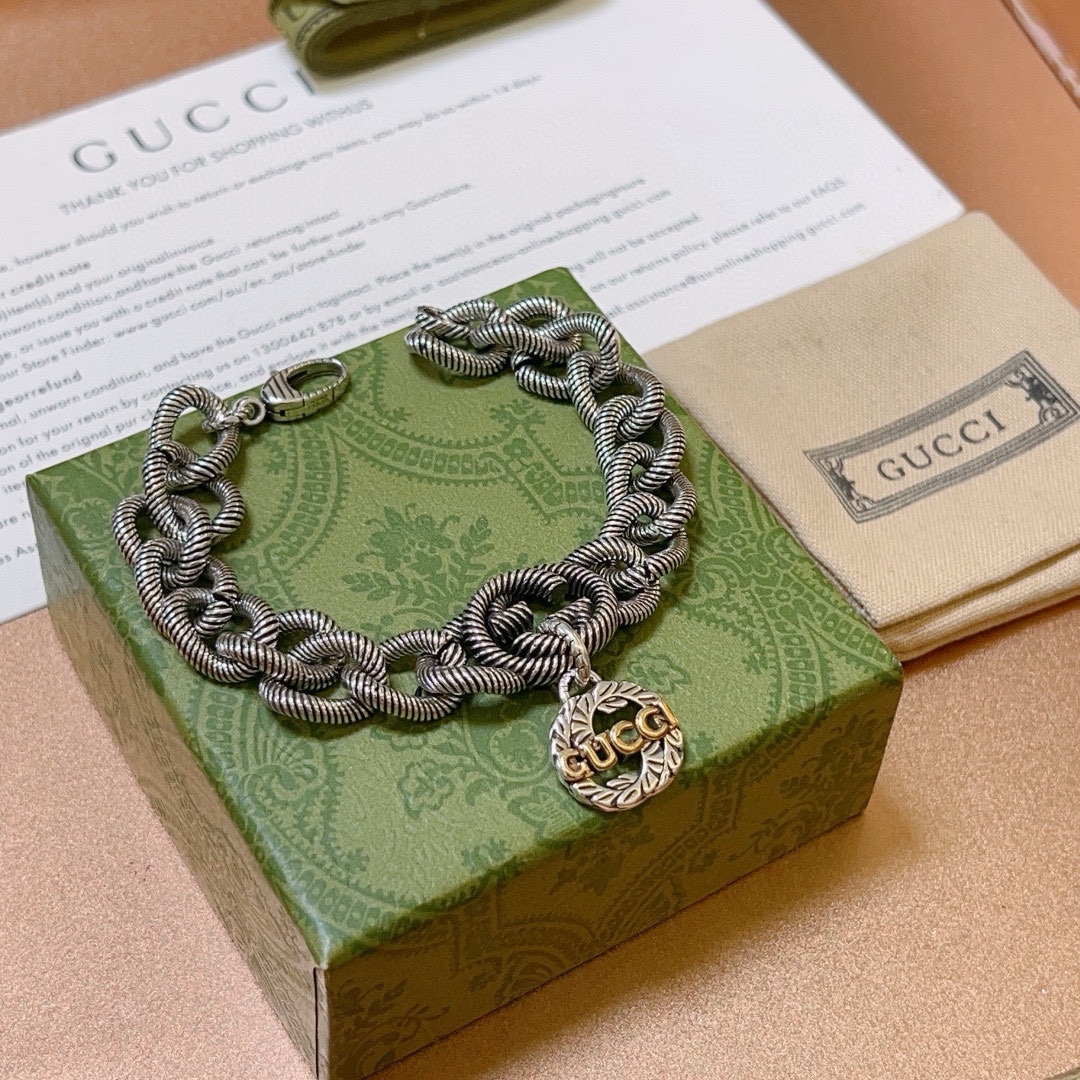 Gucci luxury bracelet 4