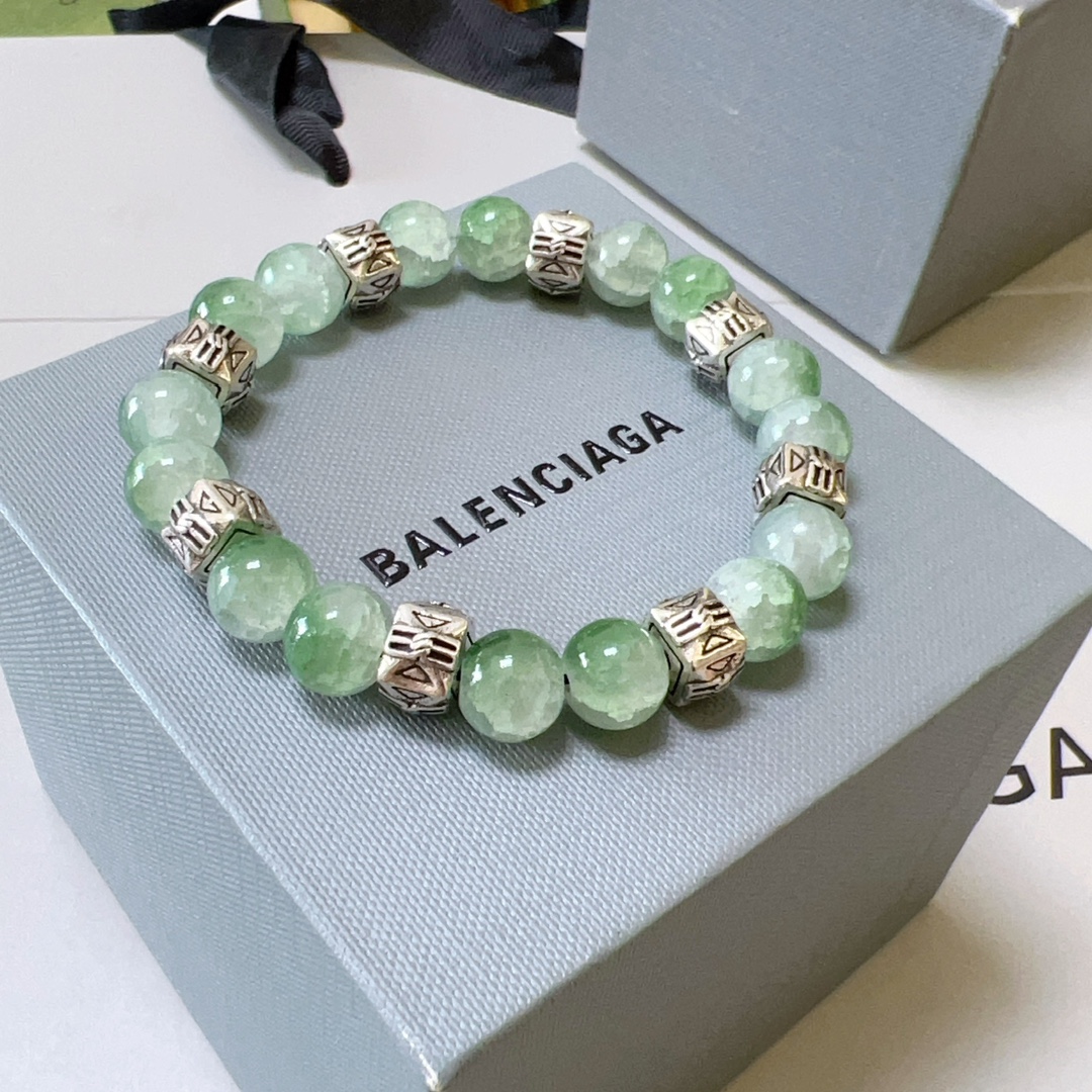 NO:106763,Batch of the counter semester version of natural pearl green jade Balenciaga bracelet Thai silver style Balenciaga bracelet Celebrity same style for men and women Retro and old style Original replica Pure handmade ~ Genuine mold opening trend and fashion essential for both men and women Can wear Couple style Rock Punk Thai silver style Retro elements Trendy and versatile Super like to place an order Note the wrist circumference, jewelry boutique, balenciaga, bracelet19860909批 专柜精工版本天然爆珠绿玉石巴黎世家手链 泰银风格巴黎世家手链 明星同款男女款 复古做旧风 原版复刻 纯手工打造 ～正品开模潮流时尚必备 男女均可佩戴 情侣款同款 摇滚朋克泰银风格 复古元素 潮流百搭 超级喜欢下单备注手腕周长,饰品精品,balenciaga,bracelet,Jewelry