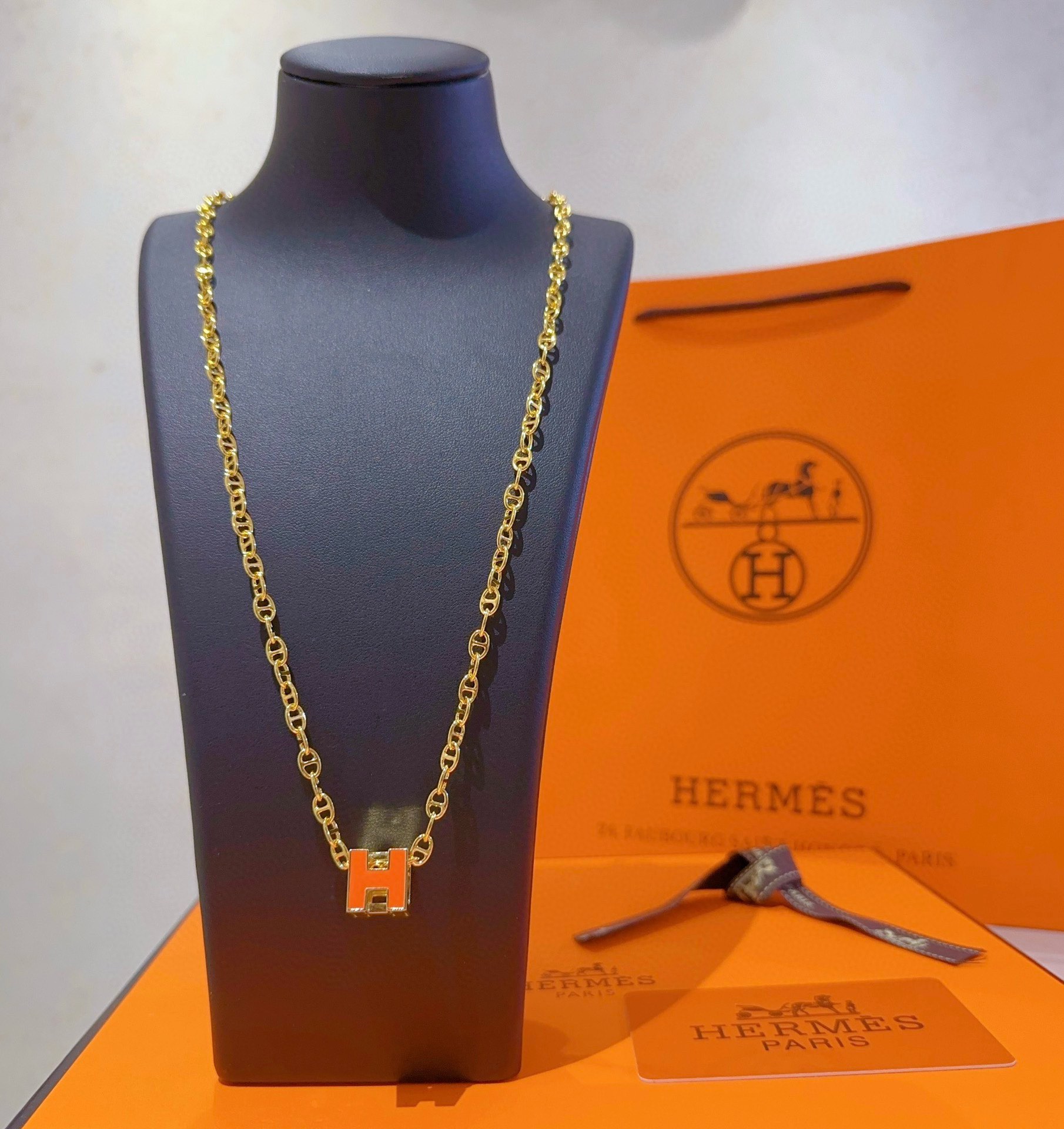 NO:106748,HERMES Hermes necklace H series jewelry imported customization. Classic high-end chain matching. New products. Simple and fashionable counters consistent. Hot products shipped. Unique design. Avant-garde. Must-have for men and women!  , jewelry boutique, hermes, hermes, necklace19860909批HERMES 爱马仕项链 H系列首饰 进口定制.高端链条经典搭配 新品 简单时尚专柜一致 火爆款出货 设计独特 前卫 男女必备款！,饰品精品,hermes,hermes,necklace,Jewelry