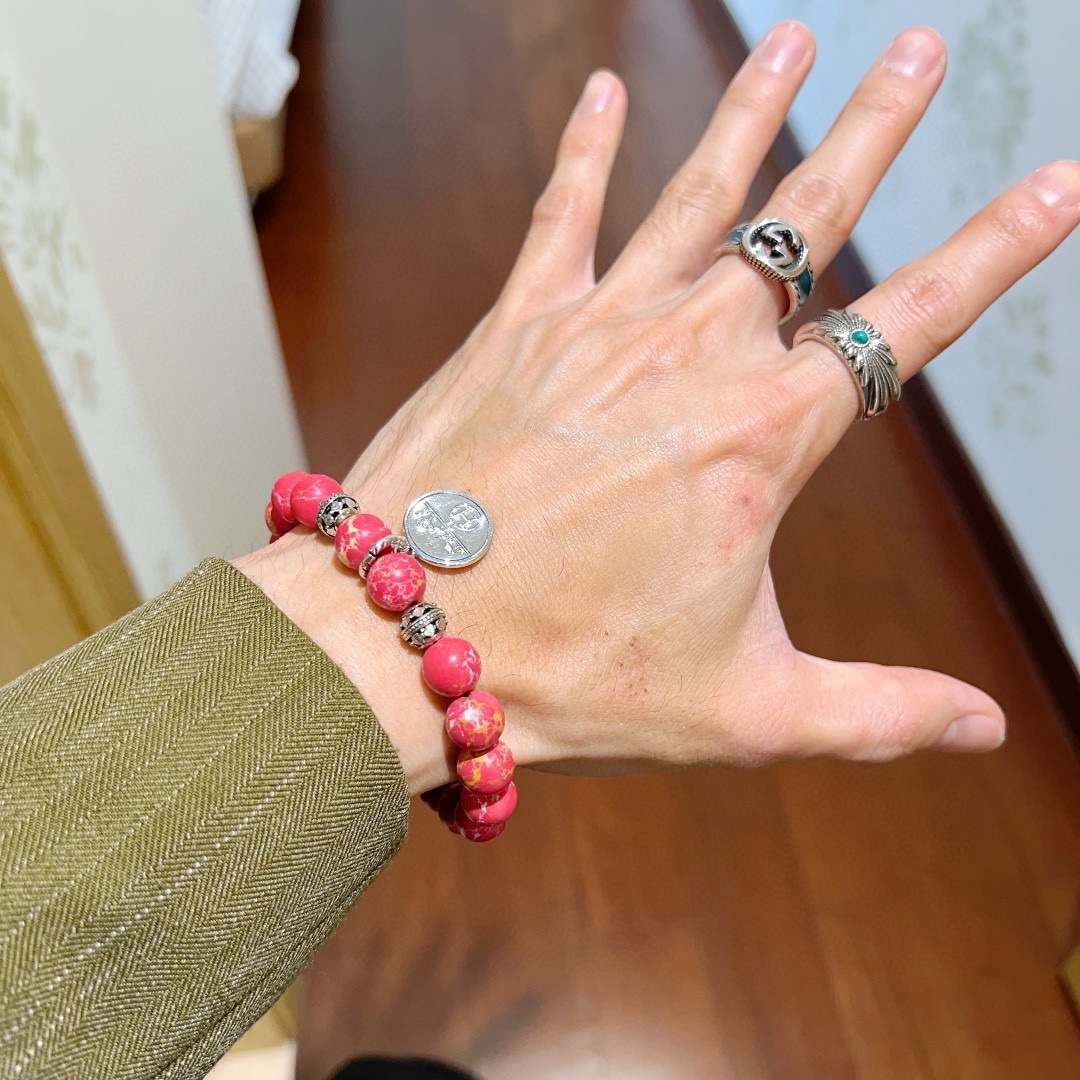Gucci luxury bracelet 2