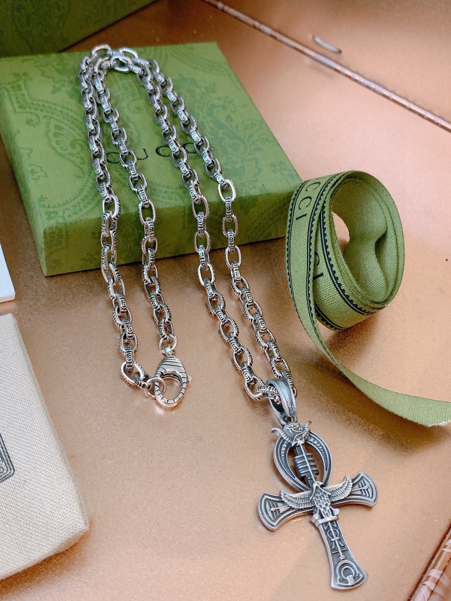 Gucci luxury necklace 9