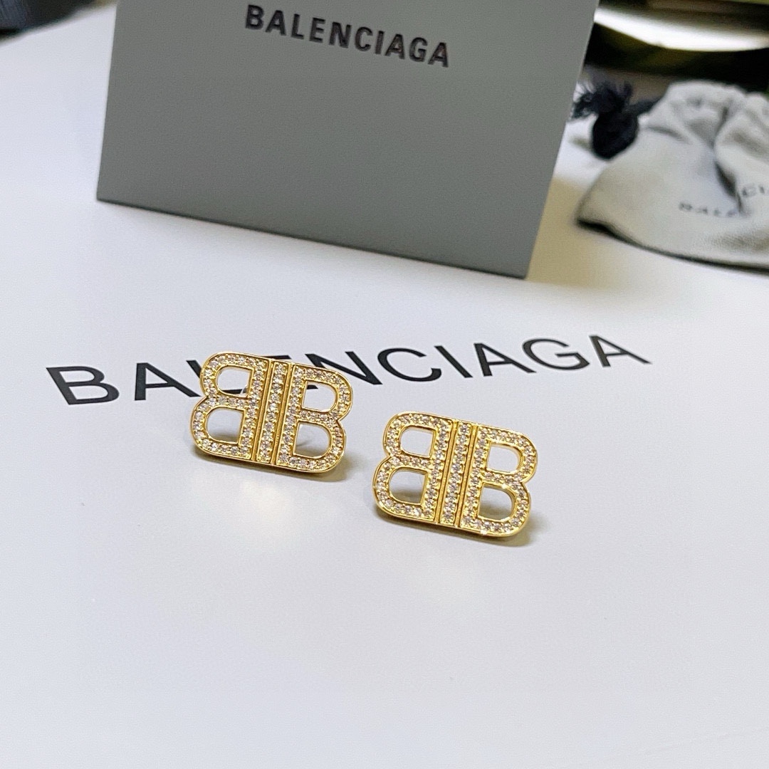 NO:106783,BALENCIAGA Balenciaga Earrings King Series Counter Synchronization Update Simple ring-top superimposed earrings Classic full-diamond styling, full design sense, excellent matching clothes, fine accessories, balenciaga, balenciaga, earrings19860909批 BALENCIAGA 巴黎世家耳钉 王炸系列 专柜同步 更新 简约圈口叠加造型耳环 经典满钻造型搭配 设计感十足 搭配衣服绝绝子,饰品精品,balenciaga,balenciaga,earrings,Jewelry