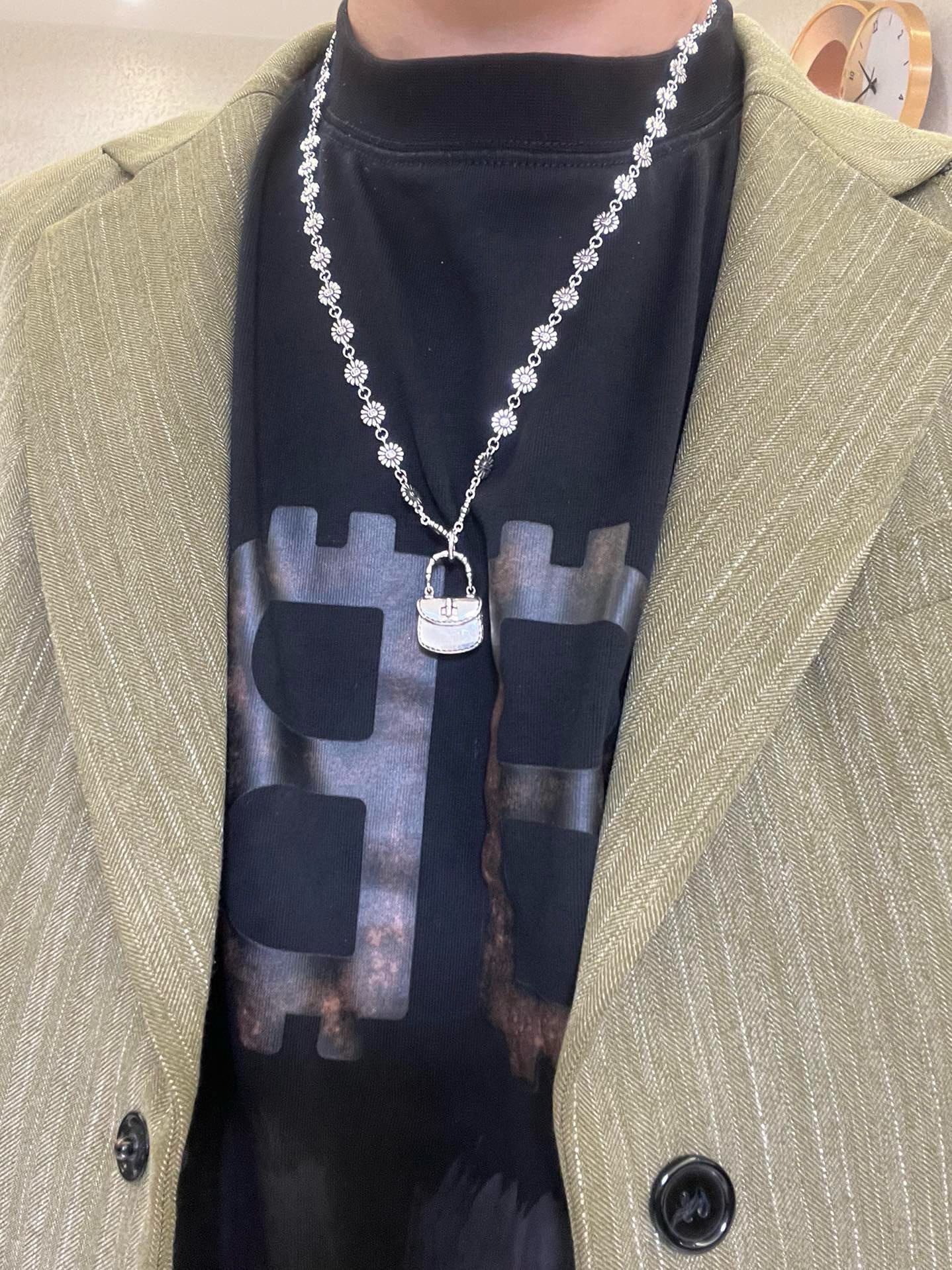 Gucci's latest upgraded Double G classic necklace from the Anger Forest - Jewelry 3