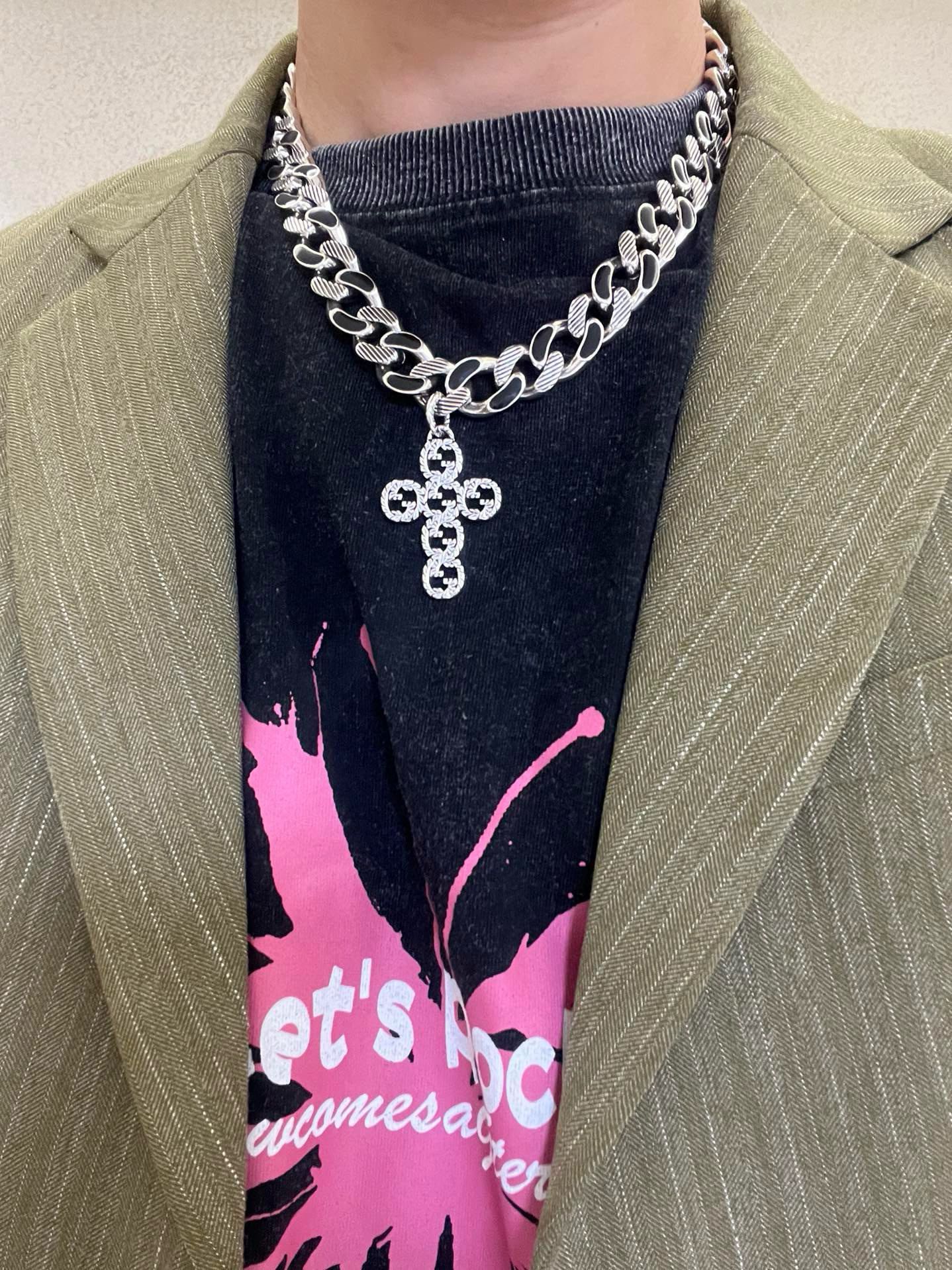 Gucci luxury designer product 8