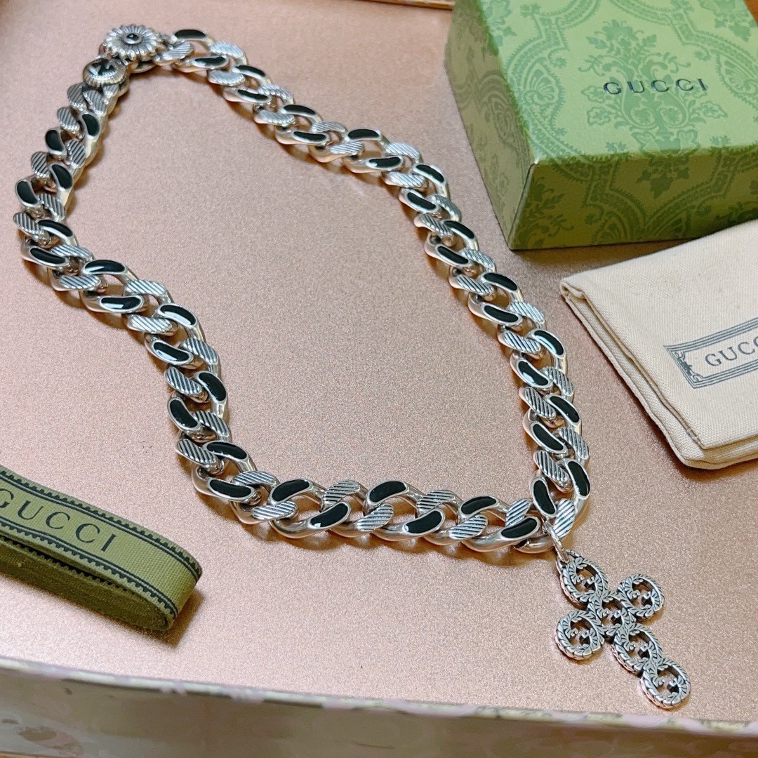 Gucci luxury designer product 9