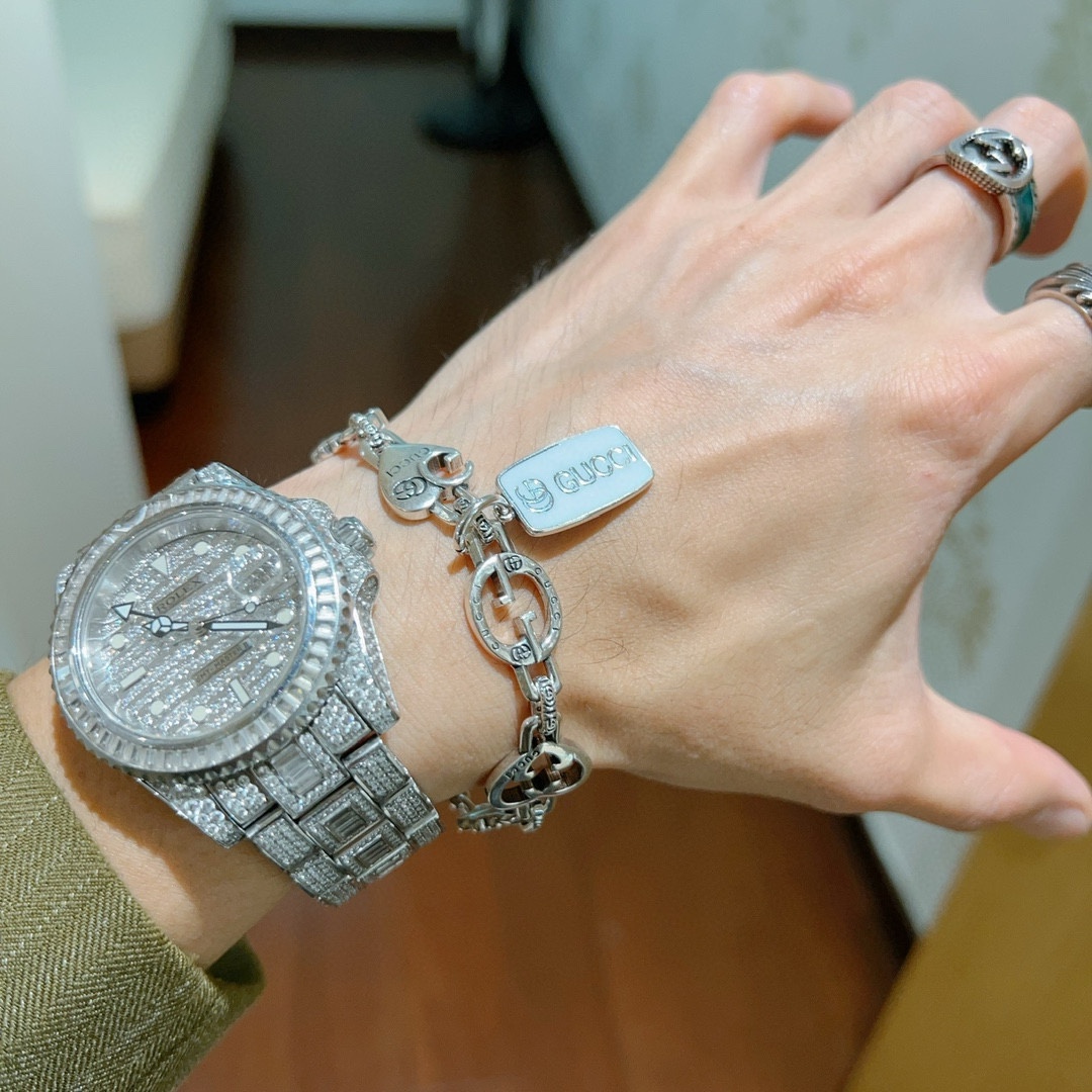 Gucci luxury designer product 9