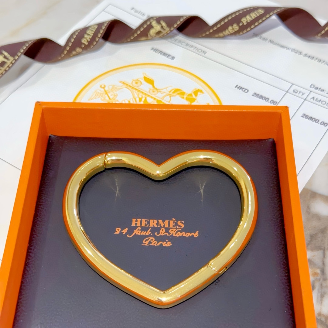 Hermès item 9