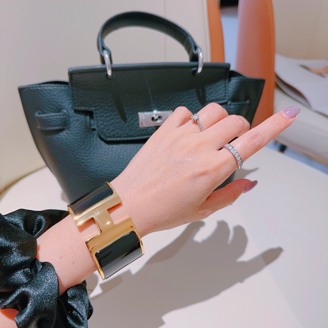 Hermès luxury item 9