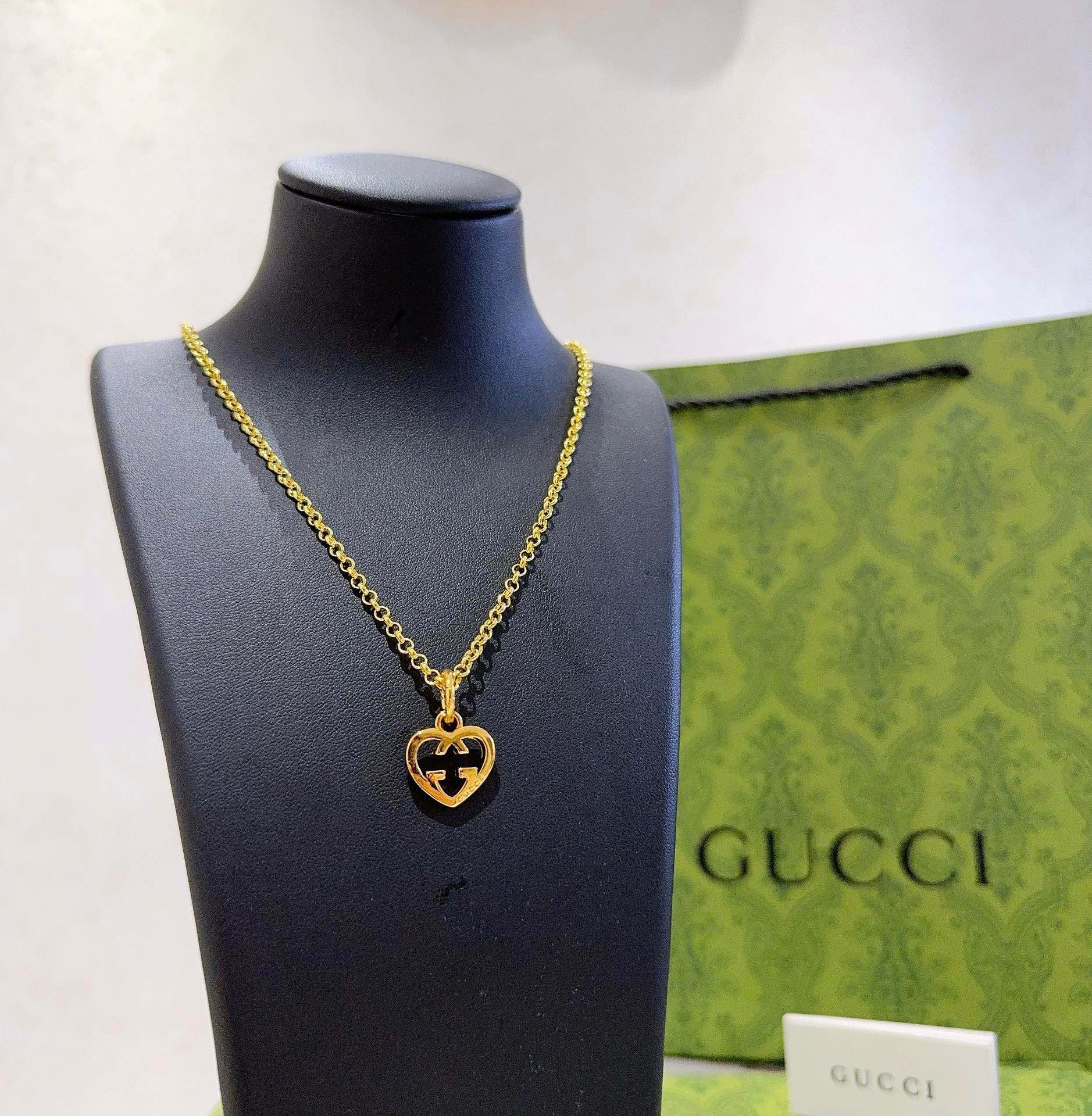 Gucci luxury necklace 4