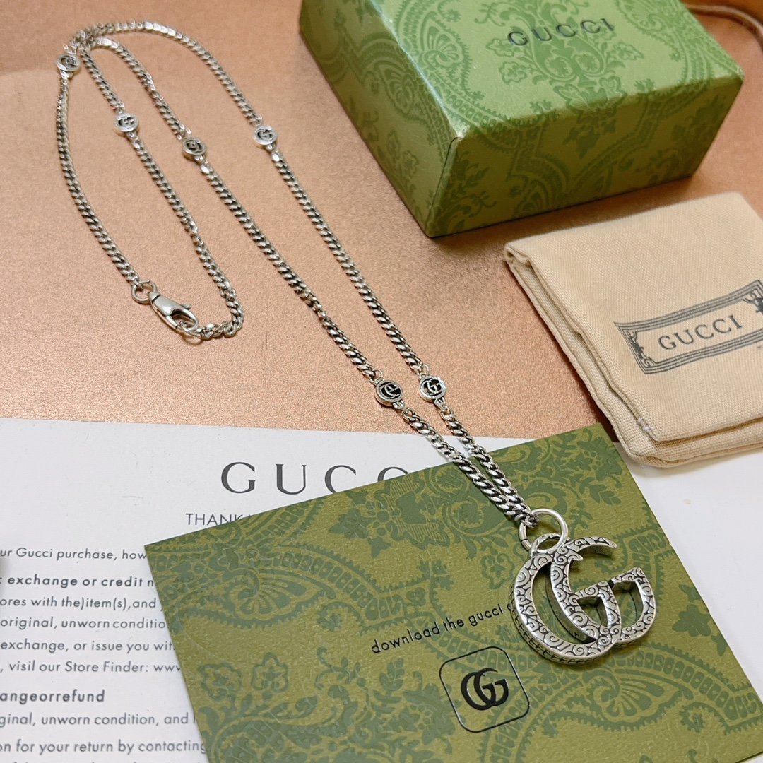 Gucci luxury necklace