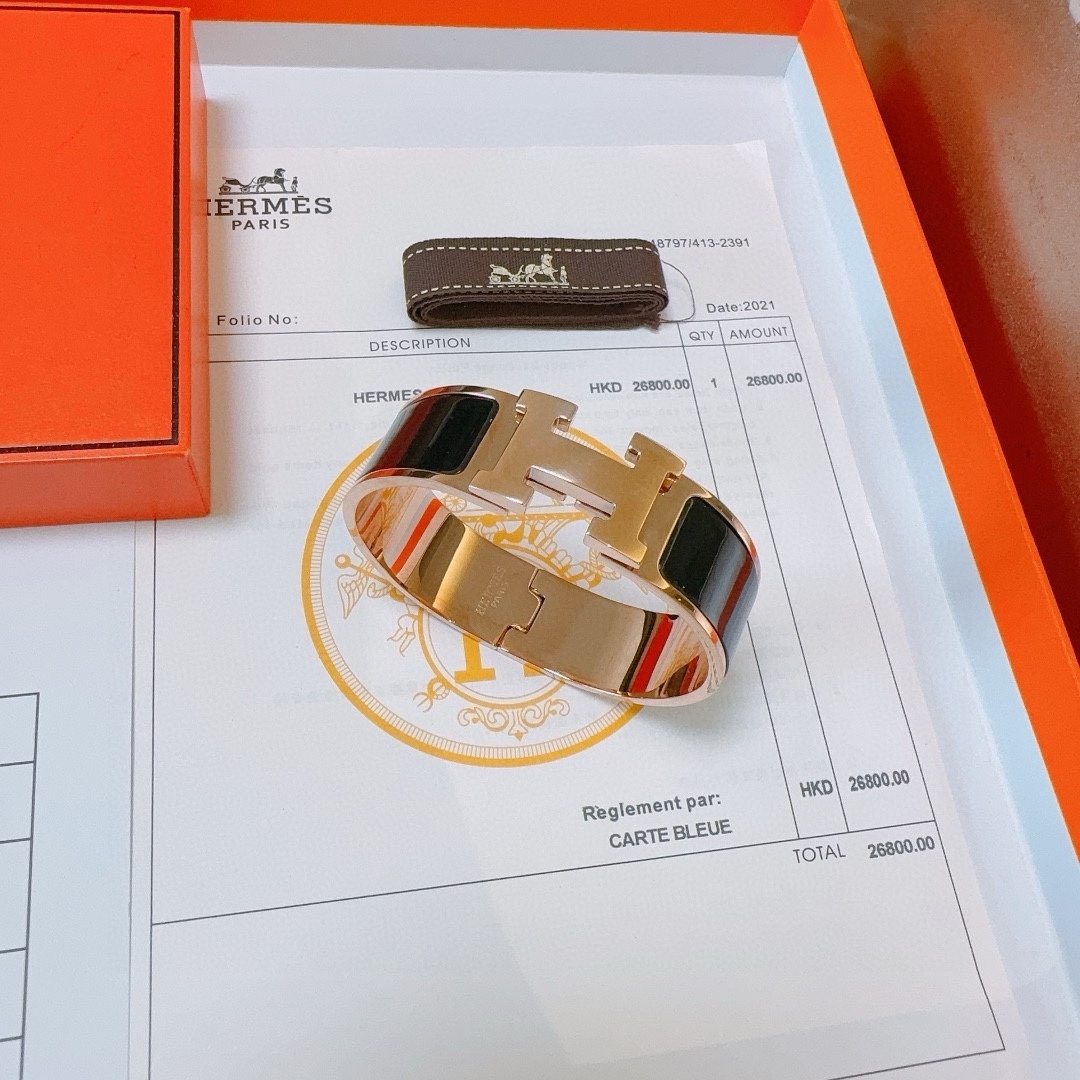 Hermes 爱马仕手镯 ❗️定制 手环 珐琅工艺太考验师傅的手艺了 要确保色泽手工制作好[色][色] 定制 宽版1.8cm 都爱爱马仕手镯 2