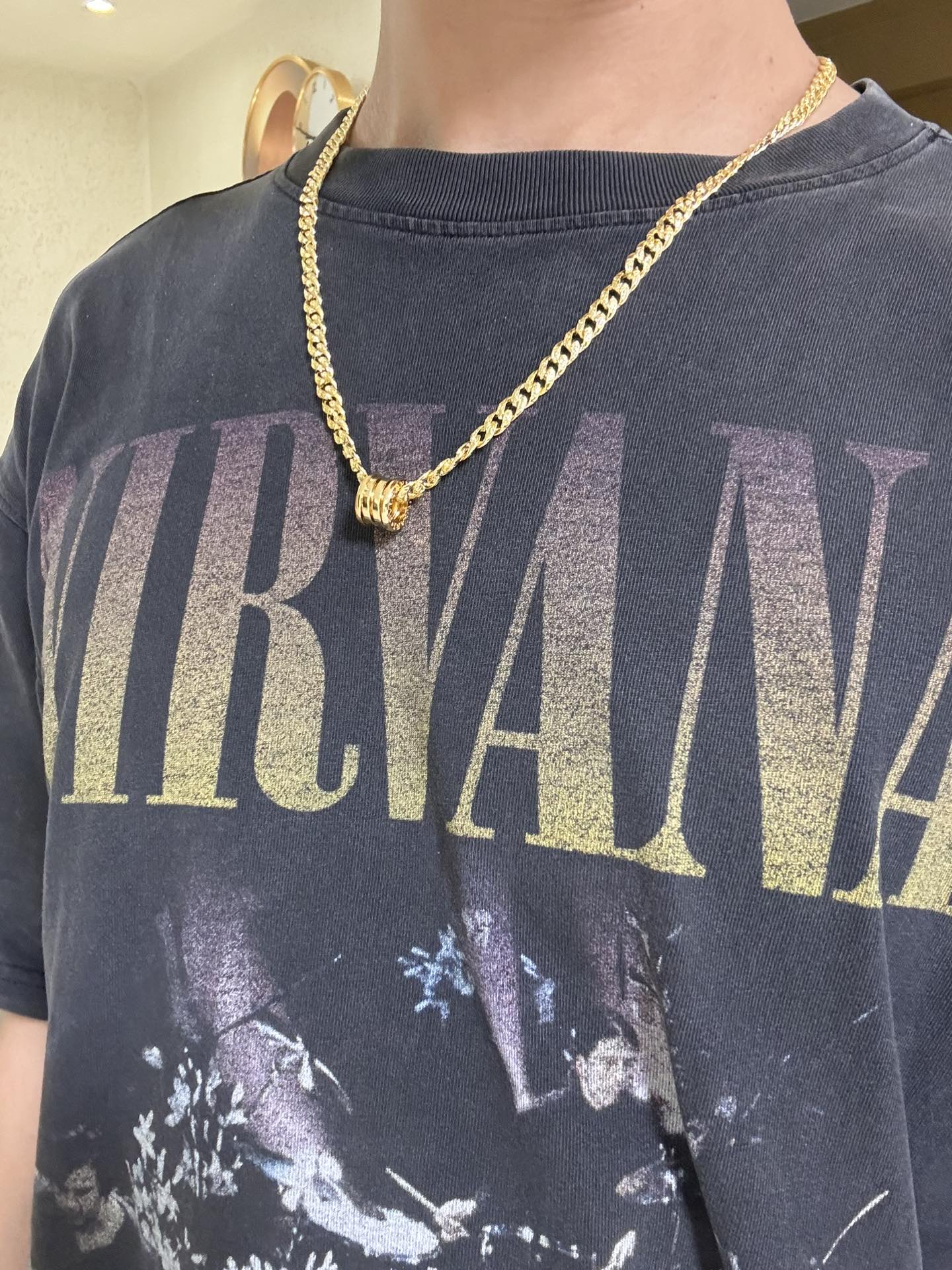 “BVLGARI Boulie DIVAS’ DREAM Necklace: Elegant Gold Design with Logo Detail” - 图片 6