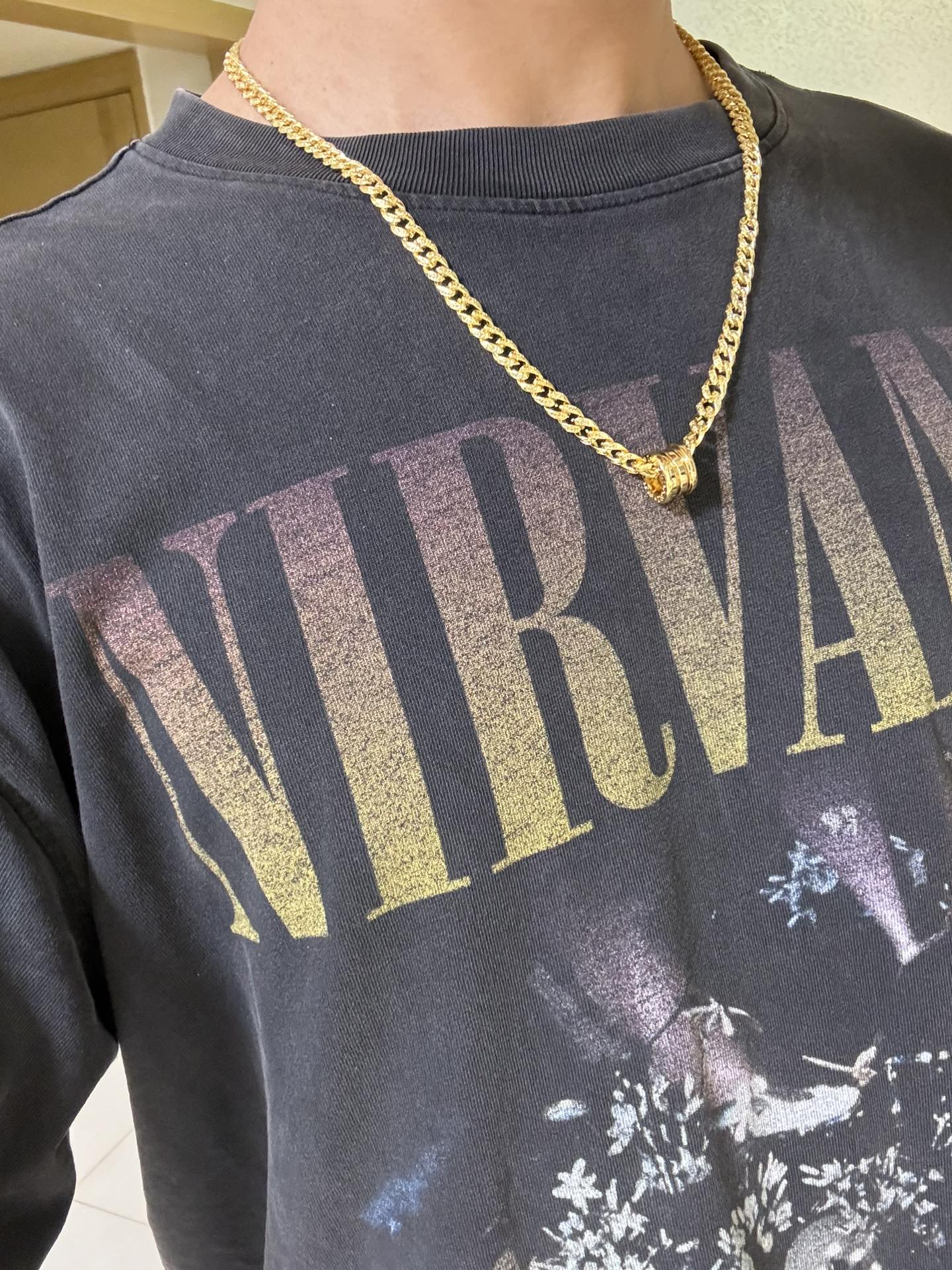 “BVLGARI Boulie DIVAS’ DREAM Necklace: Elegant Gold Design with Logo Detail” - 图片 9