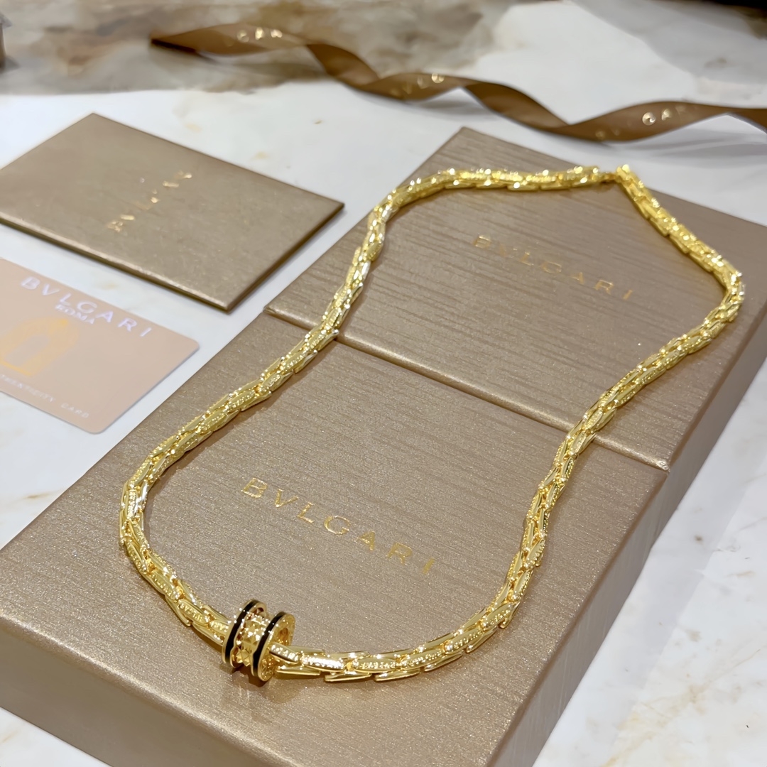 “BVLGARI Boulie DIVAS’ DREAM Necklace: Elegant Gold Material with Logo Detail” - 图片 7