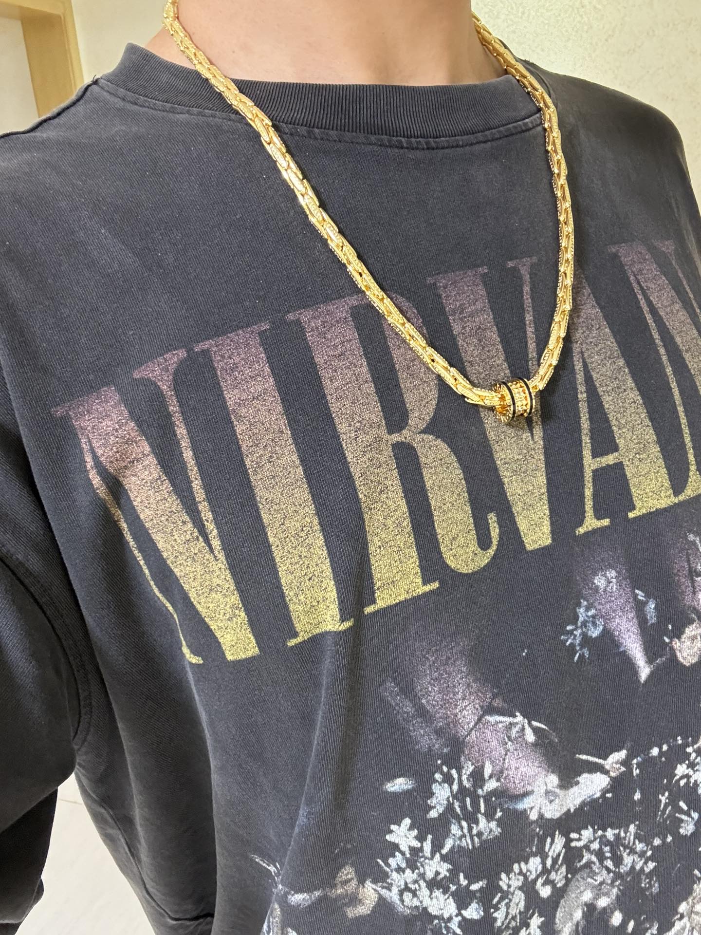 “BVLGARI Boulie DIVAS’ DREAM Necklace: Elegant Gold Material with Logo Detail” - 图片 6