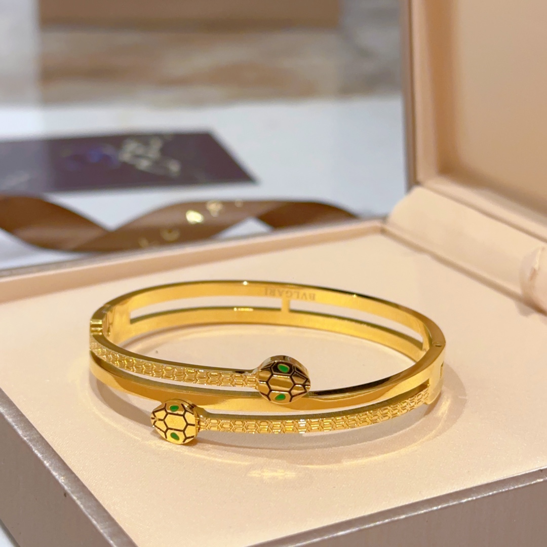 Luxurious Serpenti Viper Bracelet in V Gold: Perfectly Polished with Unmatched Beauty - 图片 7